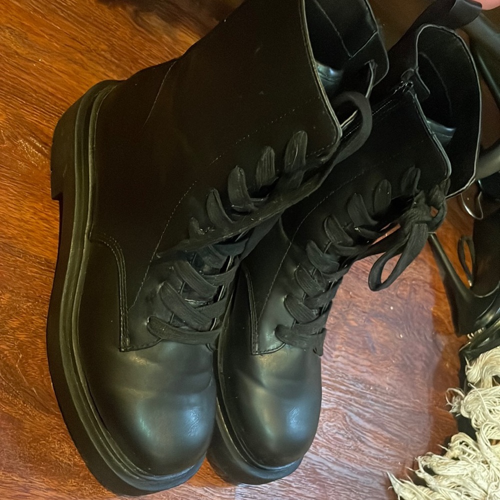 HM lace up boots